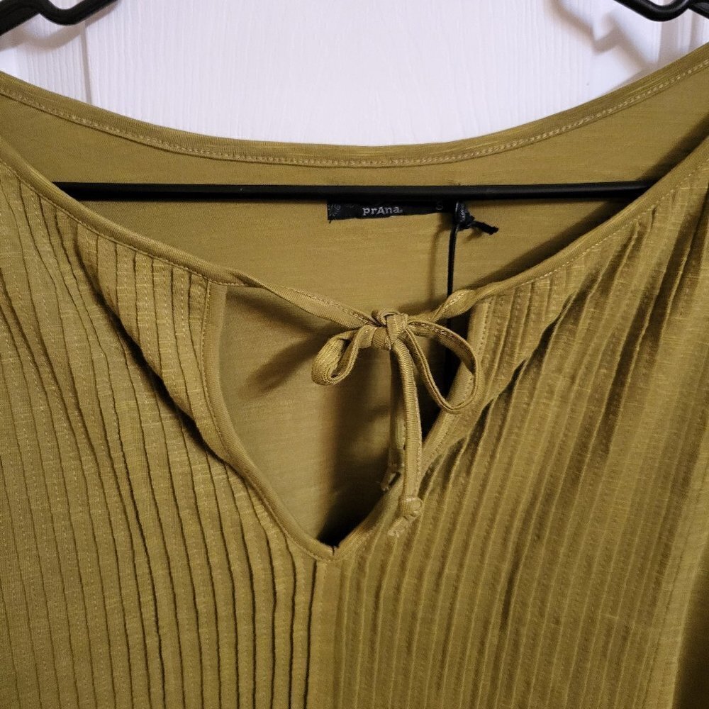 Prana Women's Ocupas Popover Top Color: Sweet Grass Size Small NWT - Picture 6 of 13